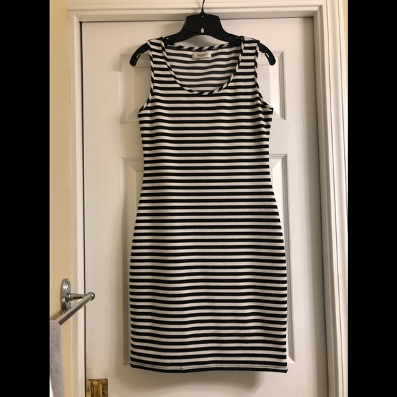 🔥NWOT Dress, never worn so comfy for summer. - Picture 1 of 3